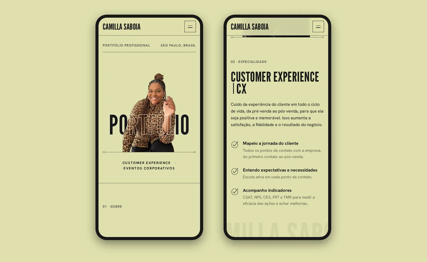 Dois celulares lado a lado sobre o verde-sálvia do site: à esquerda o topo com a palavra PORTFÓLIO reduzida em volta da foto e o menu num botão quadrado; à direita a seção Customer Experience com o título em duas linhas e os itens com check empilhados